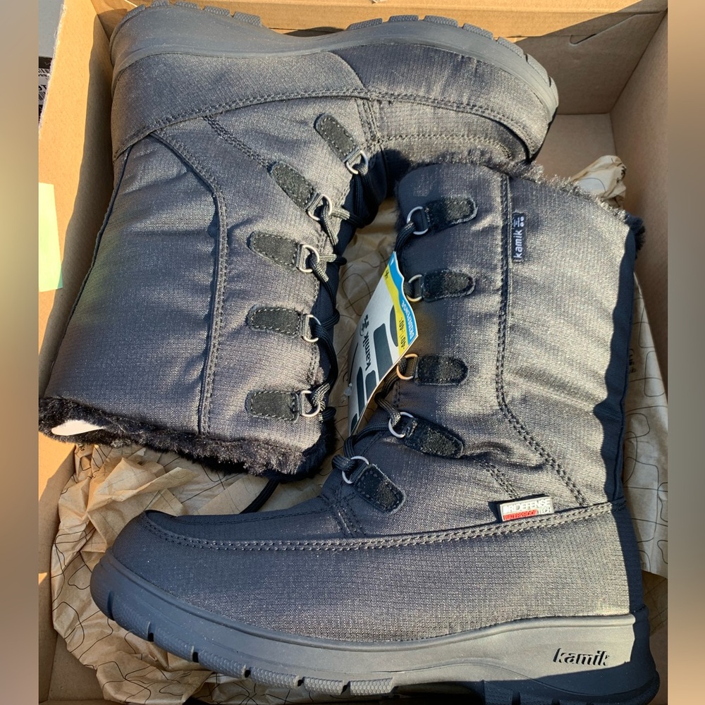Kamik Women’s Snowboots Brooklyn Size 6